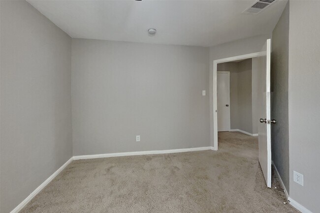 Building Photo - 7718 Balsam Crossing Ln