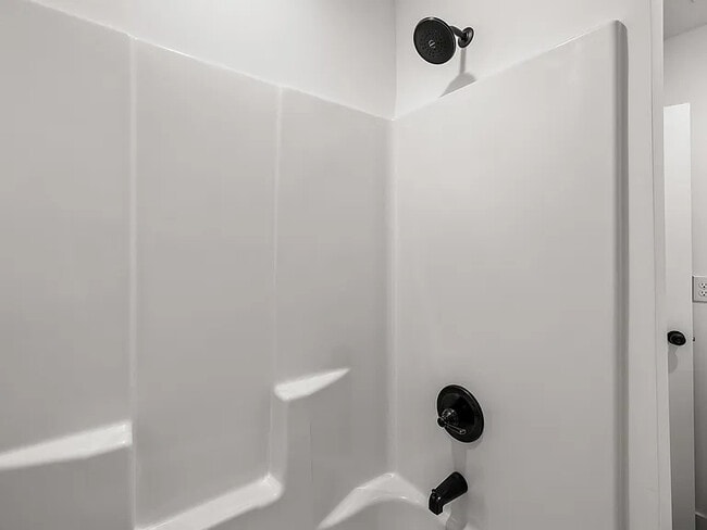 Building Photo - 126 Parris Bridge Rd