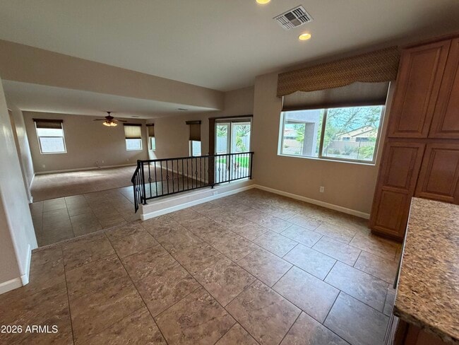 Building Photo - 722 E Sipapu Dr