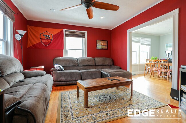 Building Photo - 11 Frederika St