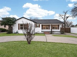 Building Photo - 1808 Oates Dr