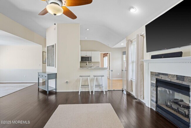 Building Photo - 148 Mizzen Ave