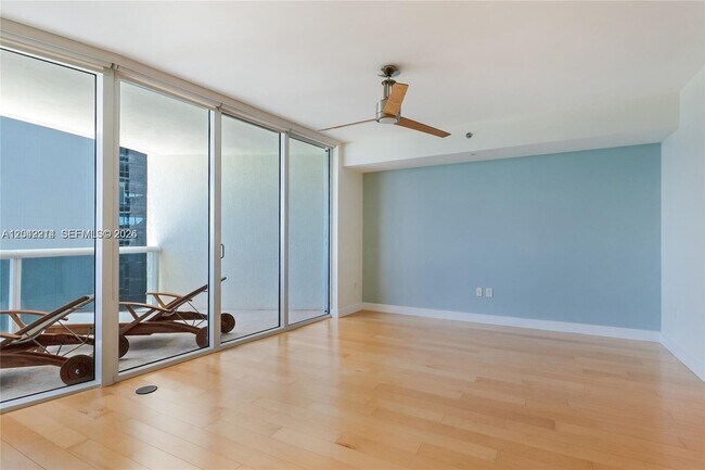 Building Photo - 17201 Collins Ave