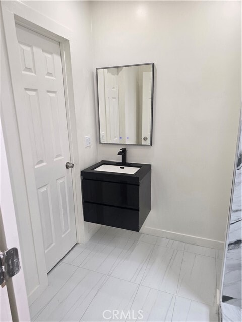 Building Photo - 3028-3022 W 12th St