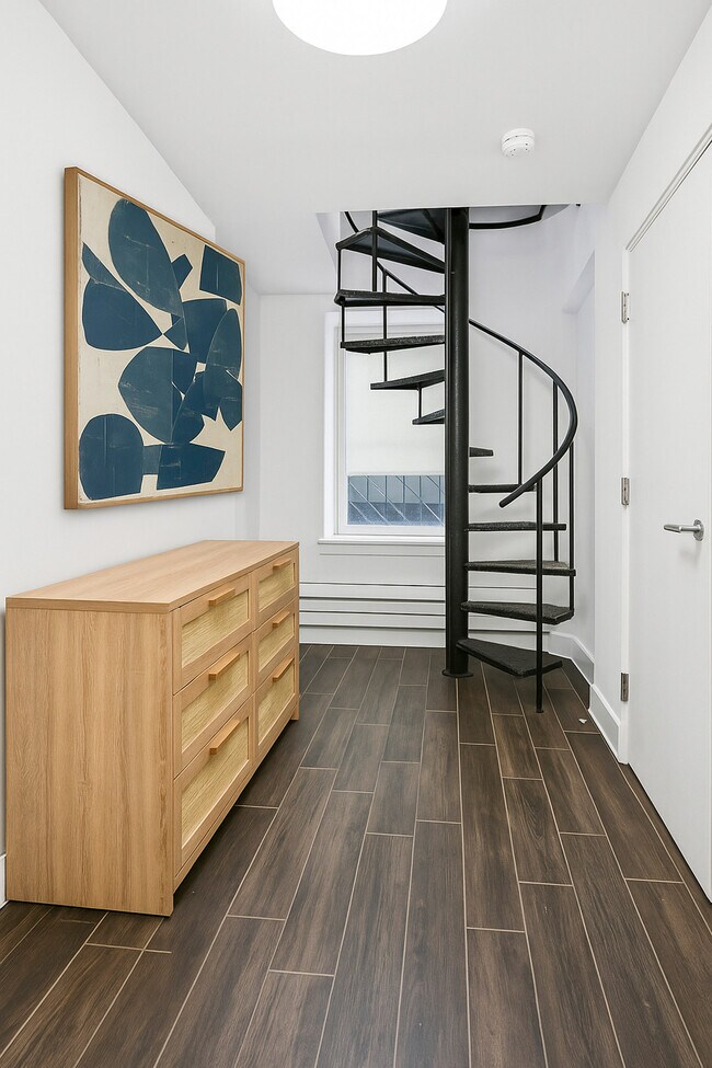 Building Photo - 125 E 83rd St