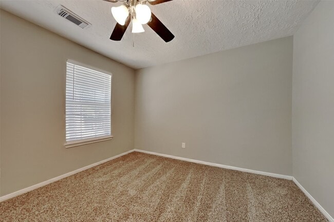 Building Photo - 17715 Seven Pines Dr