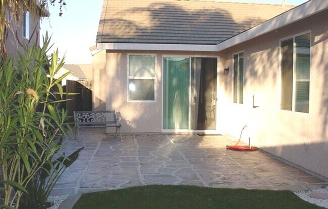 Building Photo - Beautiful Roseville home near Galleria