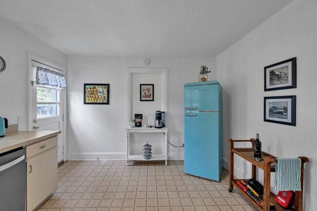 Building Photo - 13382 FL-20