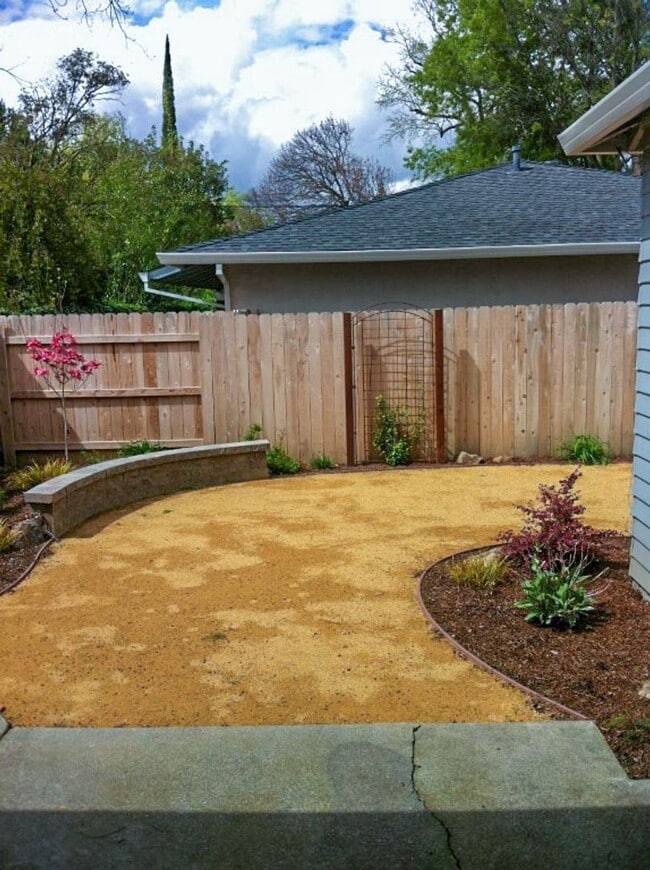 Building Photo - West4th344