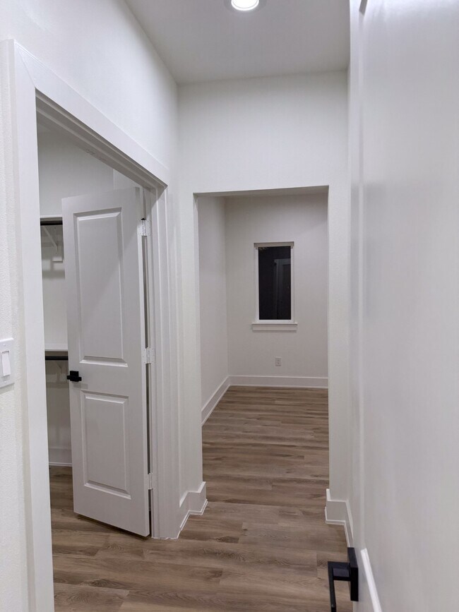 Building Photo - 9005 Comal St