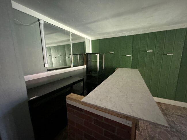 Building Photo - 3 Bed / 2.5 Bath – Steps from Doak Campbell Stadium – Only $1,800!