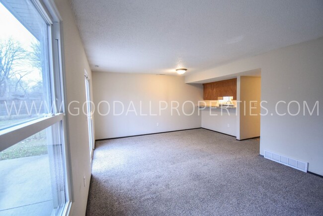 Building Photo - 1st Month Is Free! 3 Bedroom 1.5 Bathroom ...