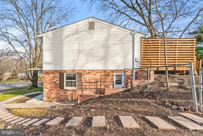 Building Photo - 13719 McGill Dr