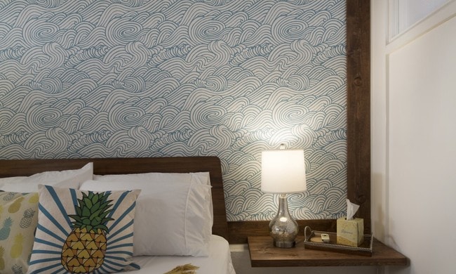 Master bedroom with queen sized bed - 3254 Mokihana St