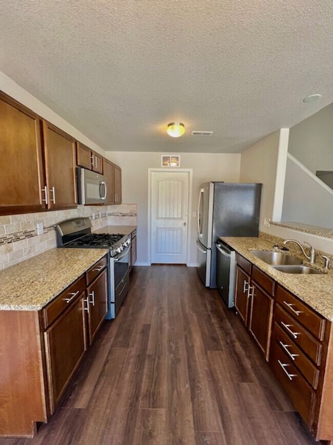 Building Photo - Charming 3 Bedroom Home In Falcon Highlands Available Now!