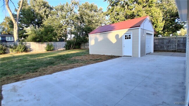 Building Photo - 61 Elsie Ln