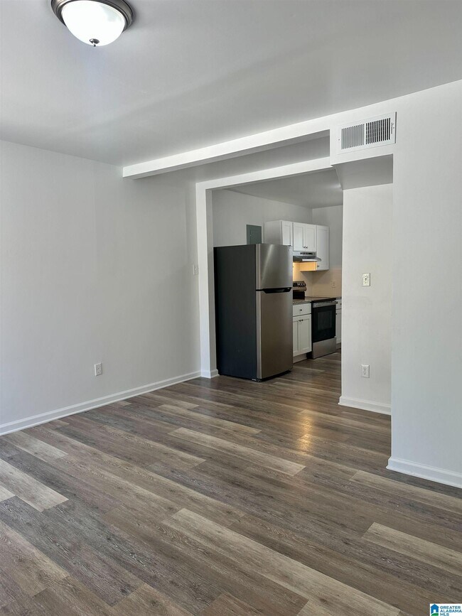 Building Photo - 1911 19th Ct N