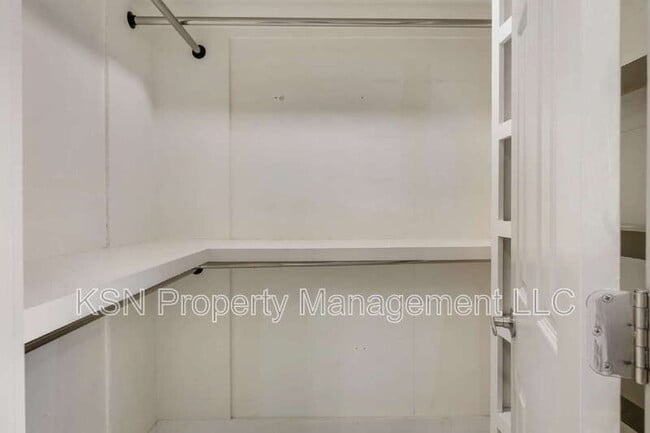 Building Photo - 106 Laurel Oaks