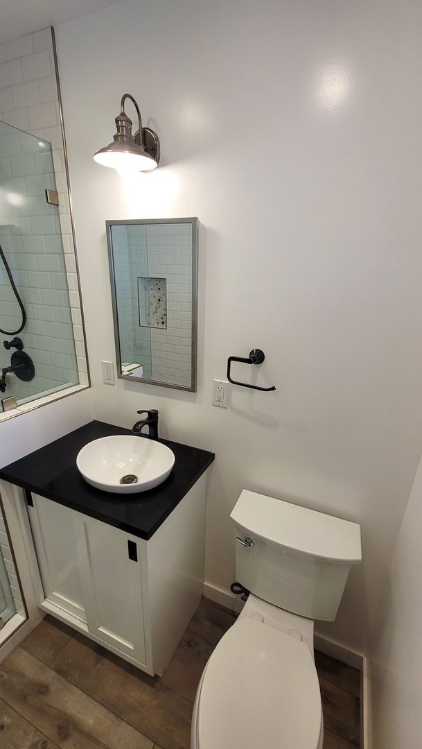 Building Photo - 3 Bed 2 Bath House With Spacious Family Ro...