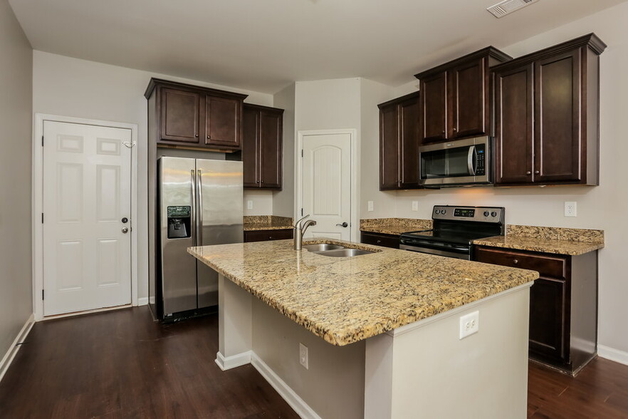 Building Photo - 214 Bethany Manor Ct