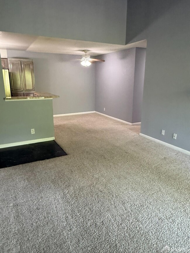 Building Photo - 3660 Knollwood Terrace