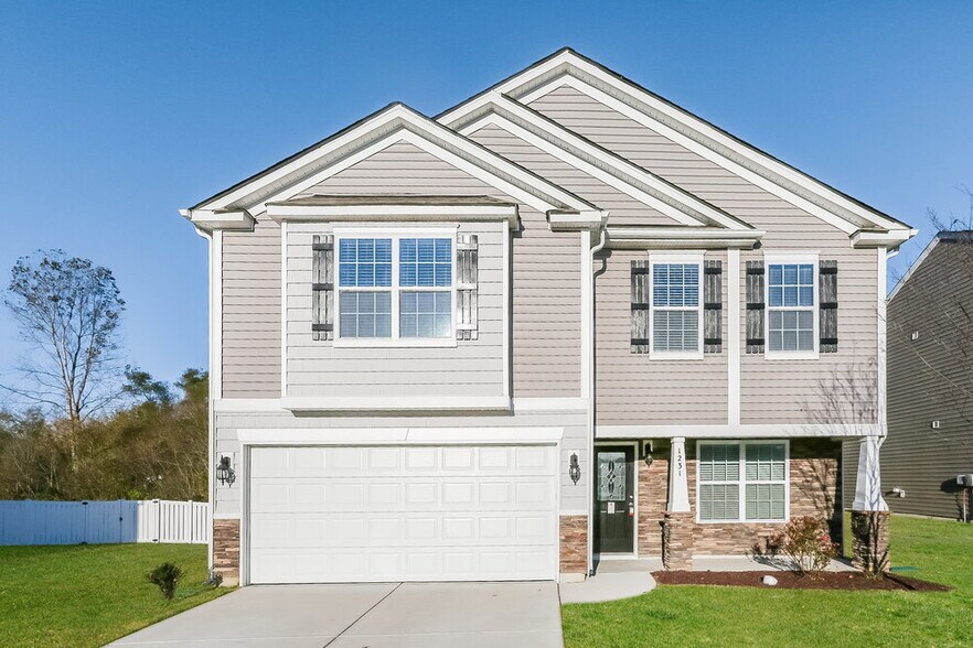 Primary Photo - 1231 Farm Branch Dr SW