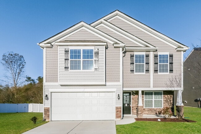 Building Photo - 1231 Farm Branch Dr SW