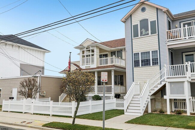 Building Photo - 911 Bay Ave