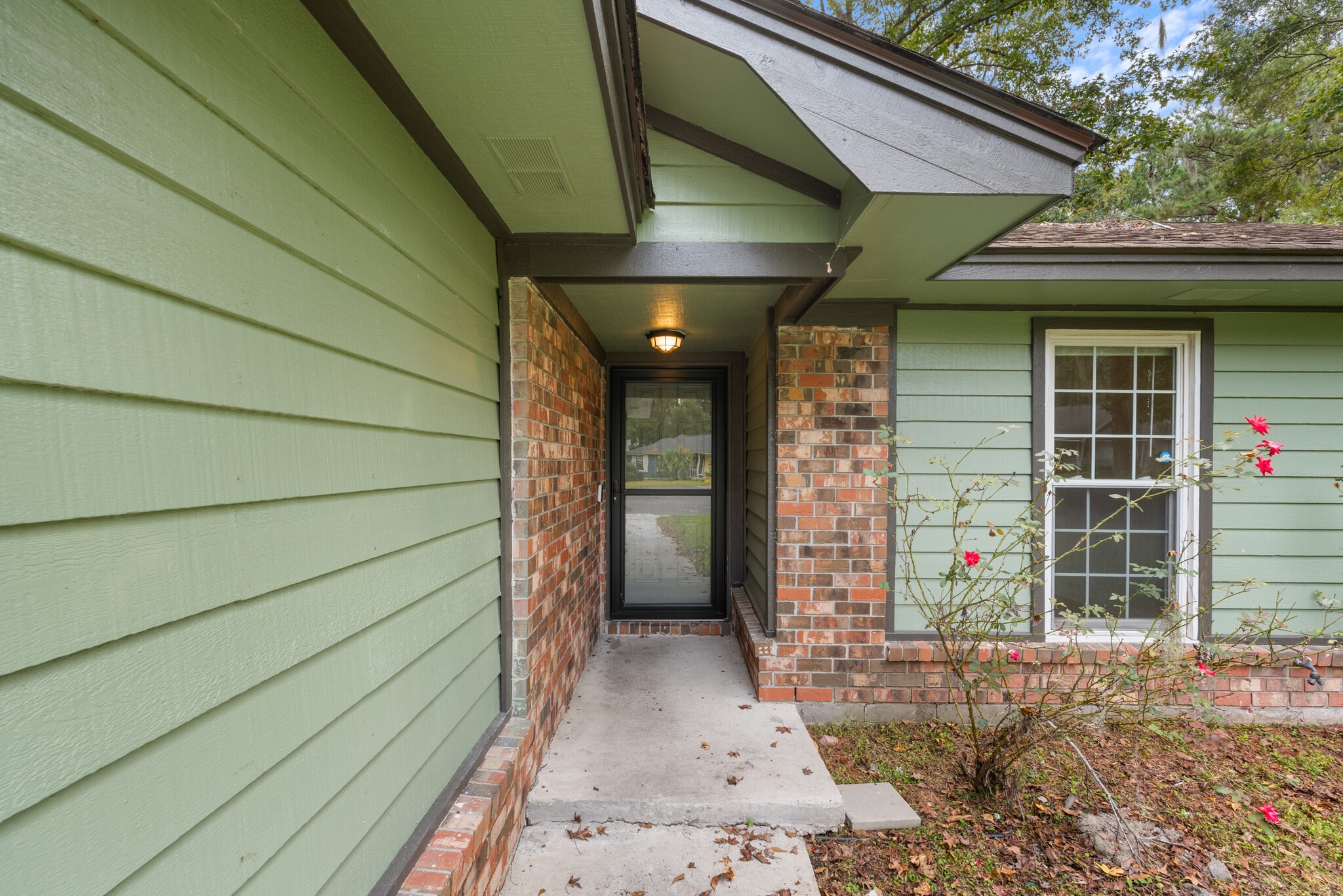 Building Photo - 16 Bitterroot Ln