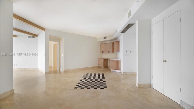 Building Photo - 4775 Collins Ave