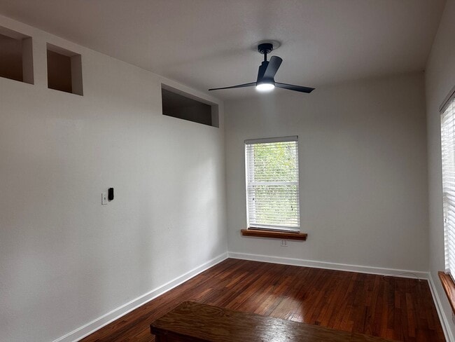 Building Photo - 1534 S Gadsden St