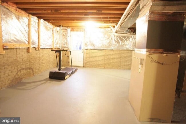 Building Photo - 9621 Bainbridge Ct