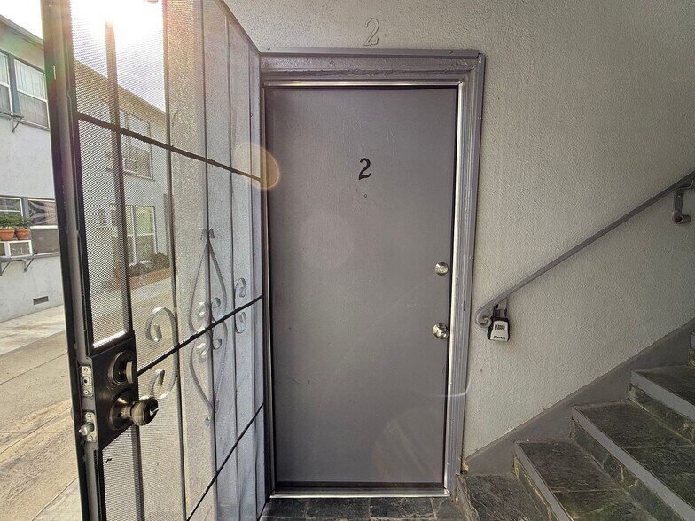 Building Photo - 7339 Woodman Ave