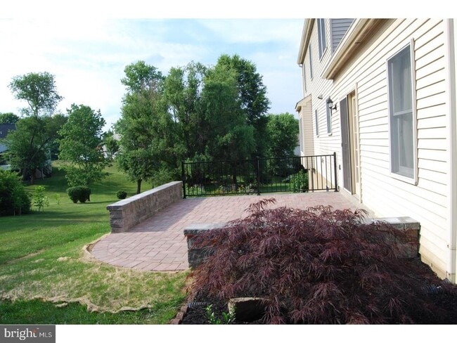Building Photo - 5 Fox Chase Ln