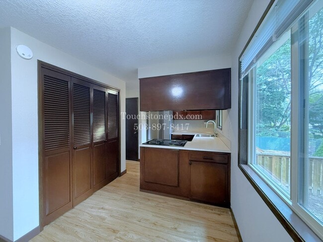Building Photo - 120 SE 176th Pl