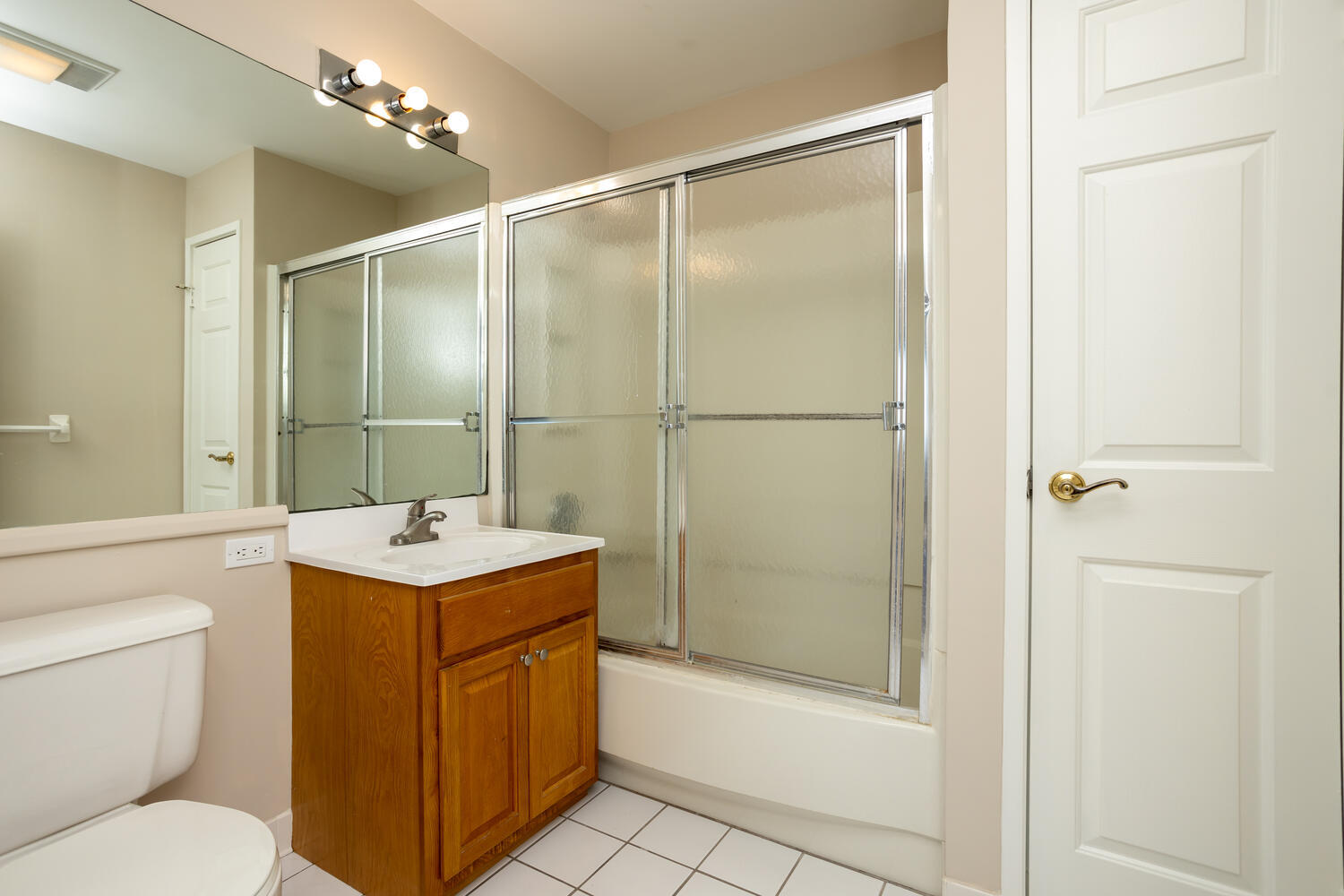 Second Bath - 300 Broad St