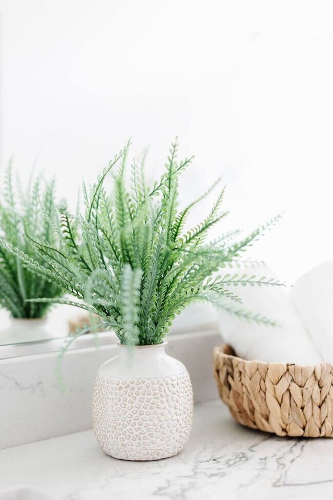 Building Photo - 2372 E Sequoia Dr