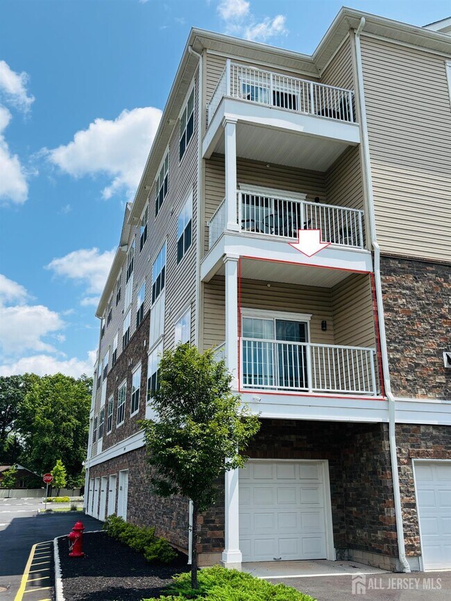 Building Photo - 727 Lorhan Dr