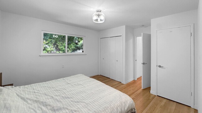 Building Photo - Light-Filled Home with Beautiful Garden & 2-Car Garage