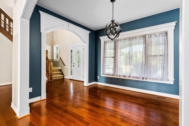 Building Photo - 950 Marshall Lakes Dr