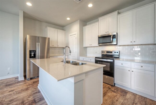 Building Photo - 2312 Castillo Dr