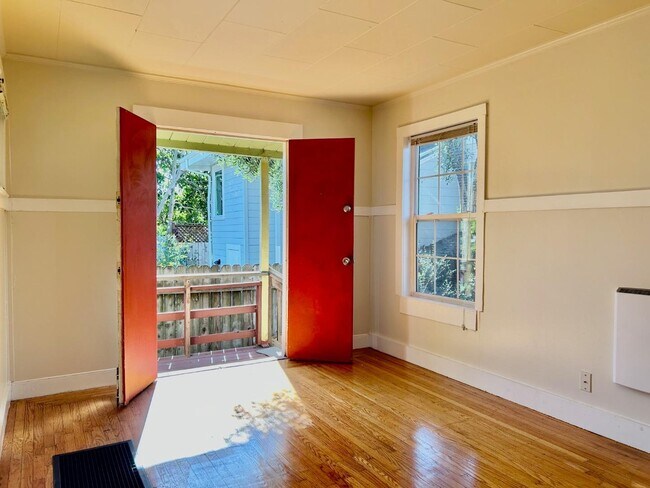 Building Photo - 2609 McGee Ave