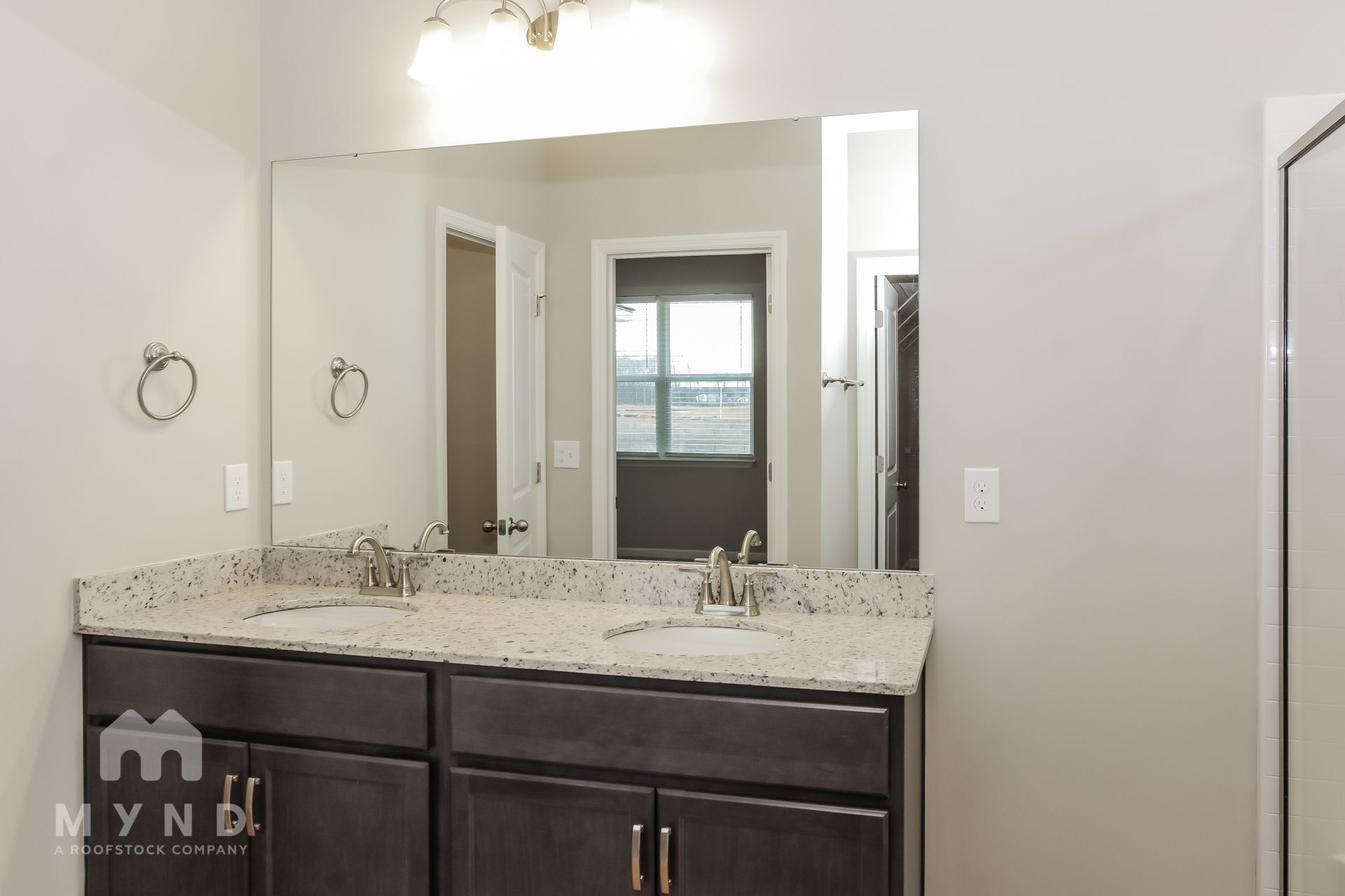 Building Photo - 105 Starview Ct