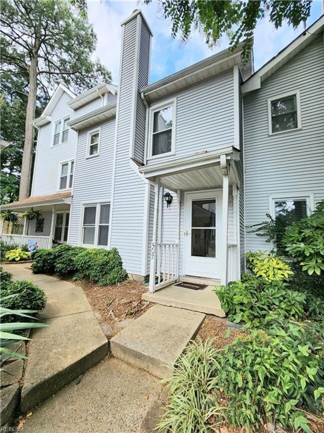 Primary Photo - Charming 3 bed 2 and a half bath near VB O...