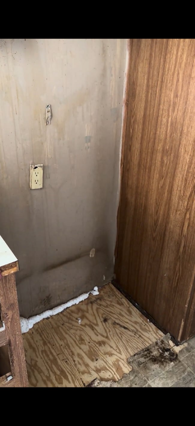 Building Photo - Handyman Special – Land + Home (Rent-to-Own)