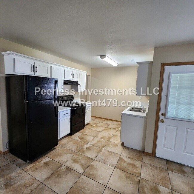 Building Photo - 844 Lariat St