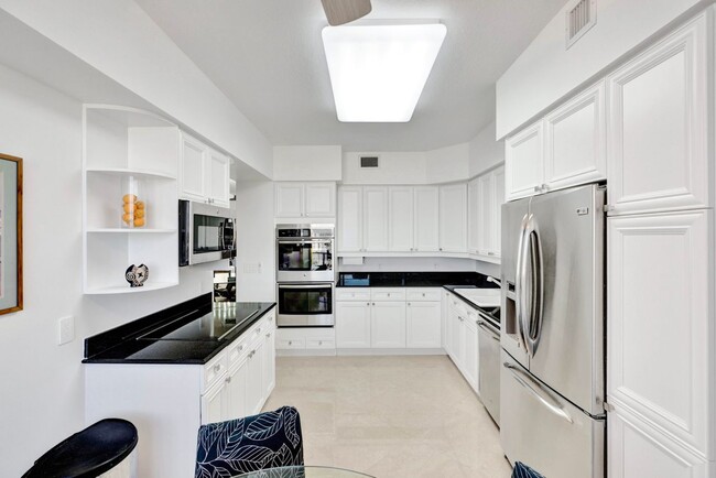 Building Photo - 3100 N Ocean Blvd