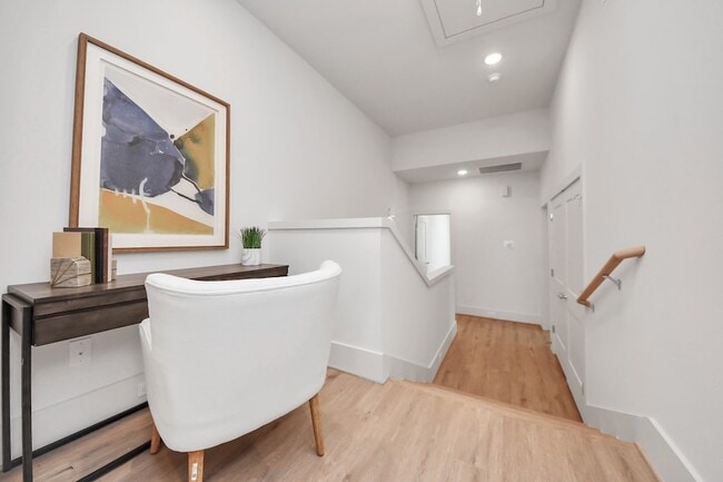 Building Photo - 1053 Glenn Ave