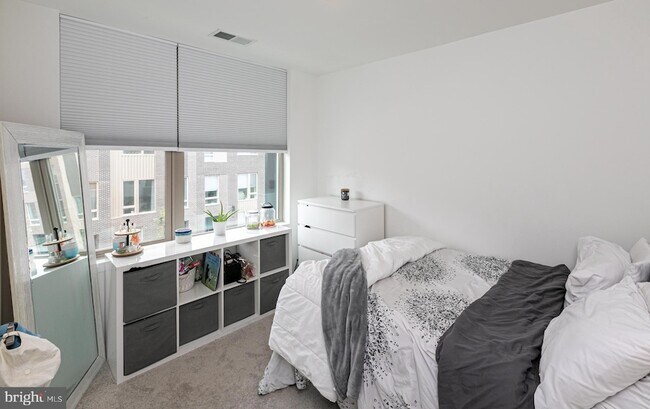 Building Photo - 3123 Beachview Ln