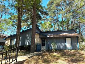 Building Photo - 3001 Brook Dr